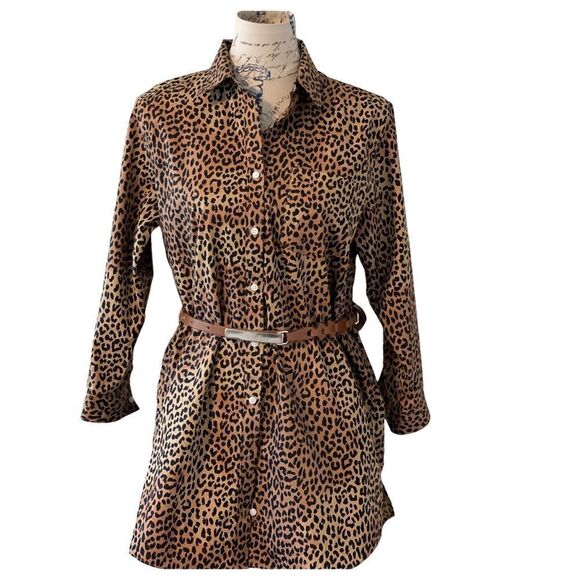 Lands' End Tops - 𝅺lands End Leopard Print Non Iron Supima Button Down Shirt